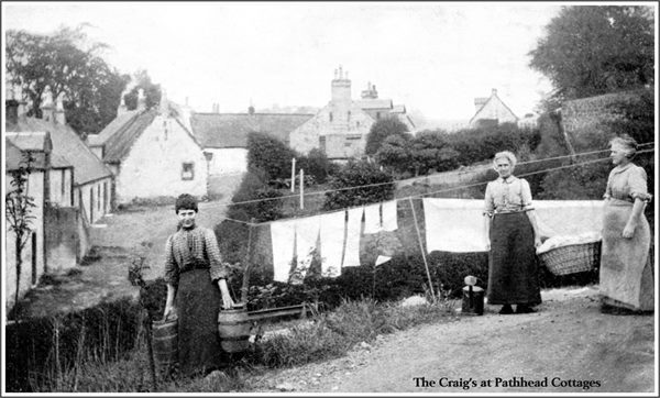 Washerwomen at Pathhead Rd. Cottages