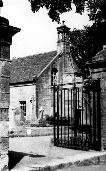 Carmunnock Church gates