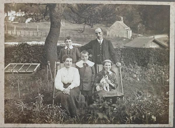 Sunnybank. The McCallums