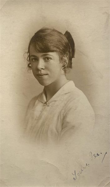 Isabella McNiven?