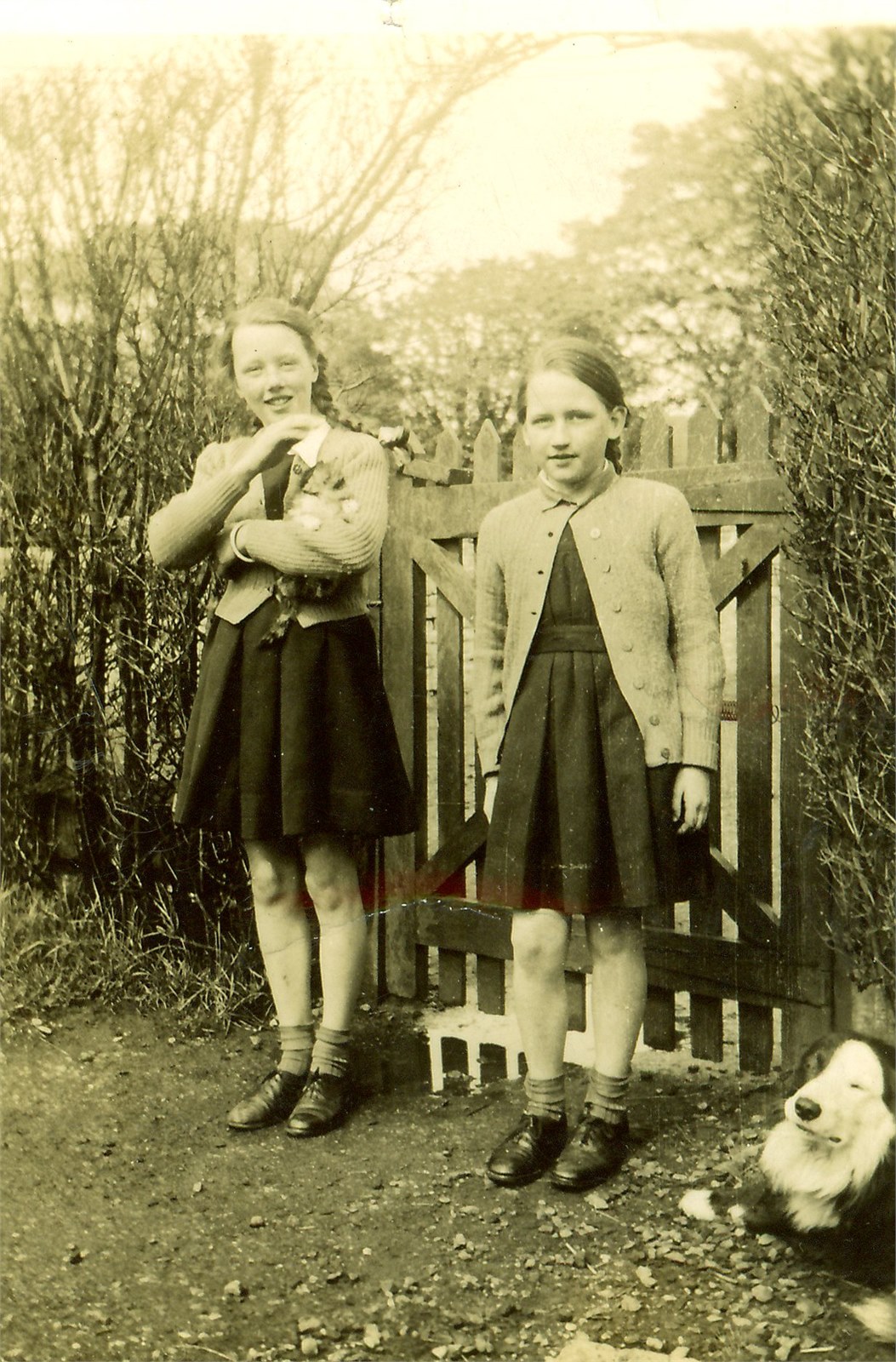 Evacuees at Gallowhill Farm
