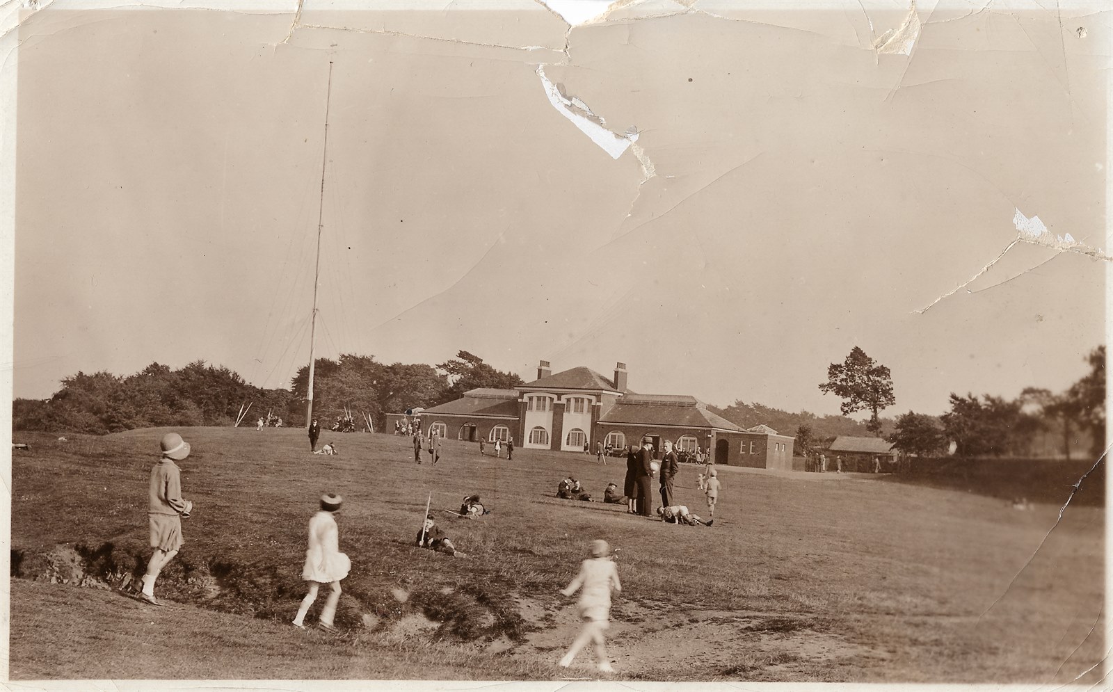 Cathkin Braes Teahouse and flagpole